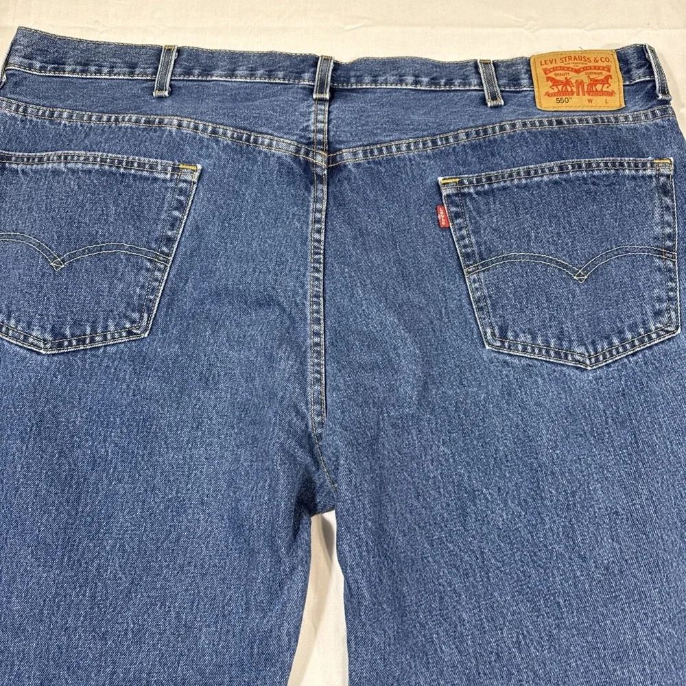 JEANS TAPERED LEVIS 550 MENS 48X30 BLUE RELAXED100% COTTON DENIM DUNGAREE